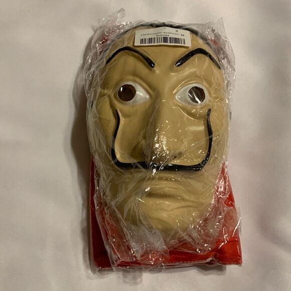 Unisex Halloween costume. Size small but fits me and I am a size large female - Picture 6 of 14